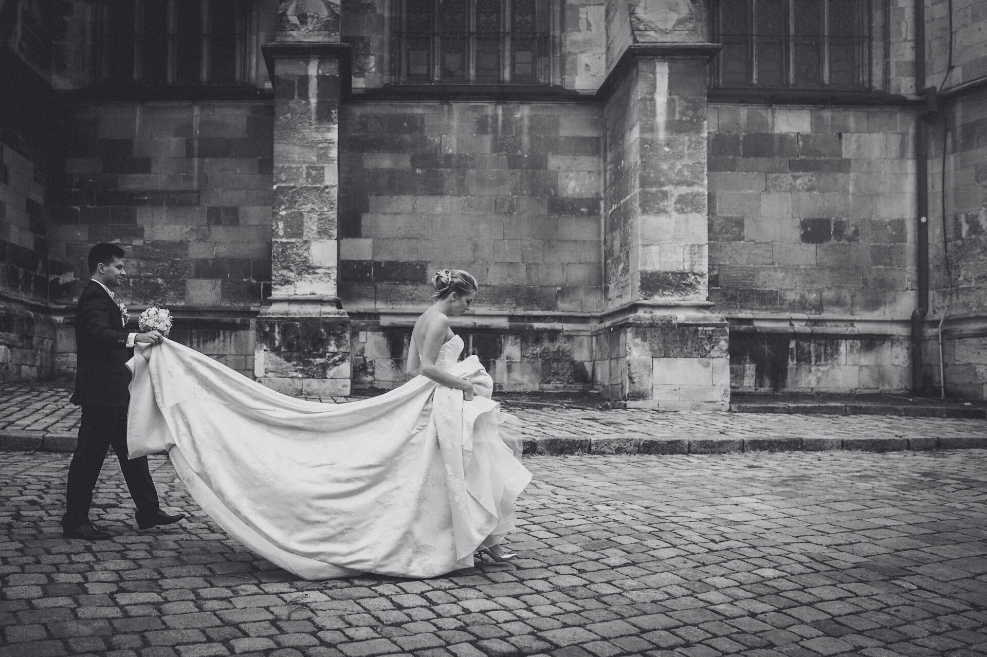 The Ultimate Guide to Preloved Wedding Dresses: How to Shop Designer for Less
