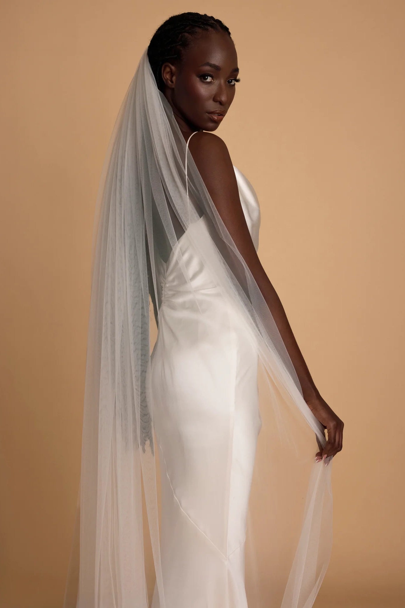 Berta Paris 25131 Single Tier Royal Length Ivory Veil