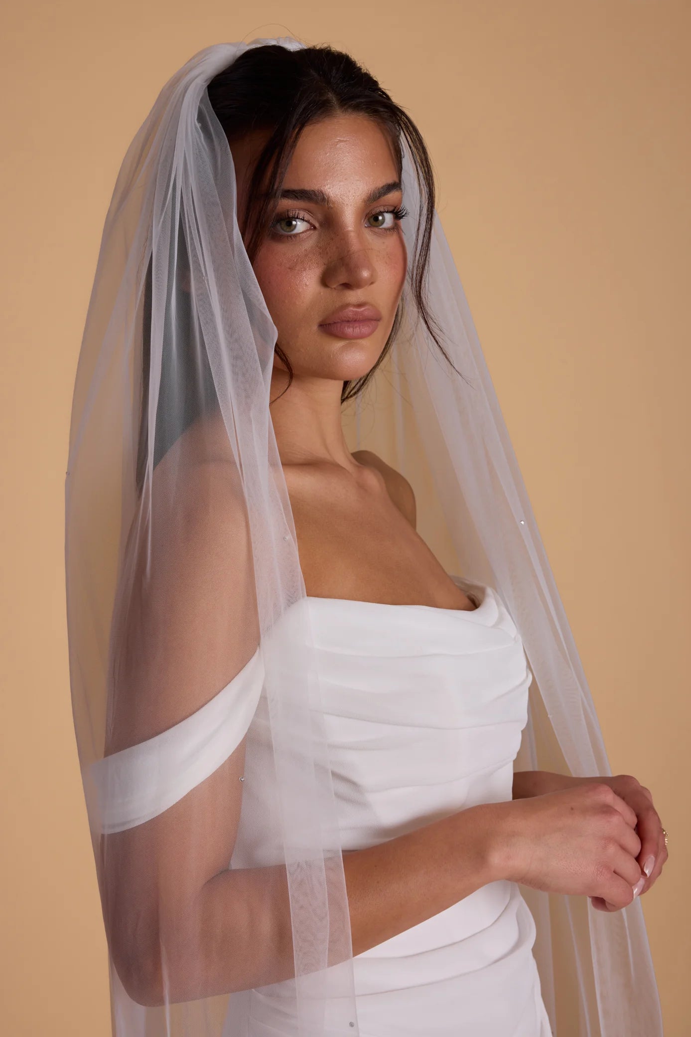 Off-White Swarovski Crystal - Single Tier Veil