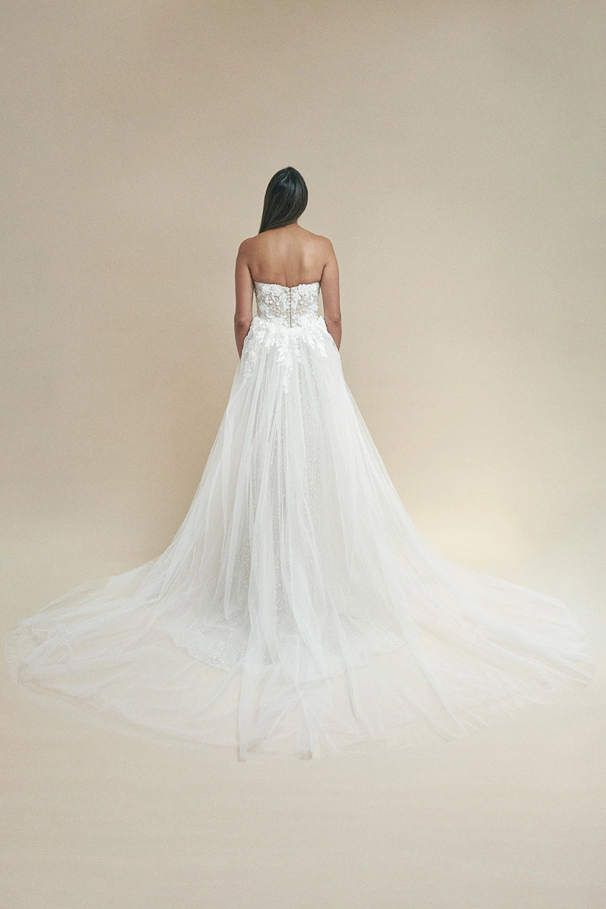 Pronovias Amya Beaded Floral Applique Wedding Gown Bridal with Tulle Skirt