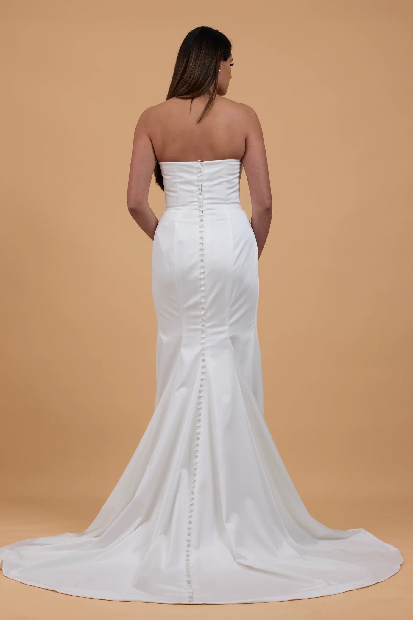 Viero Rio ivory wedding gown with leg split, pre-loved wedding gown, second-hand wedding gown, sample sale wedding gown