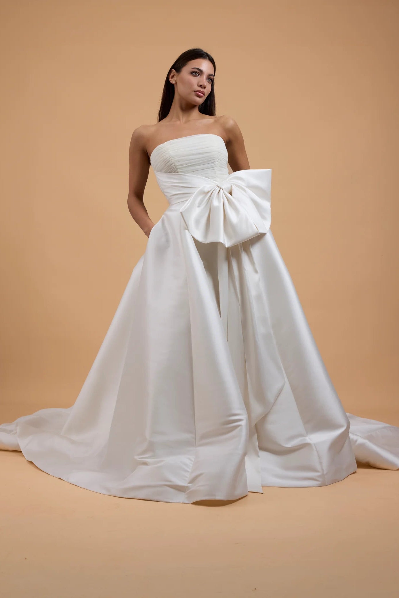 Viktor & Rolf Mariage A-line ivory mikado with tulle corset, with big bow wedding gown, pre-loved wedding gown, sample wedding gown, second hand wedding gown