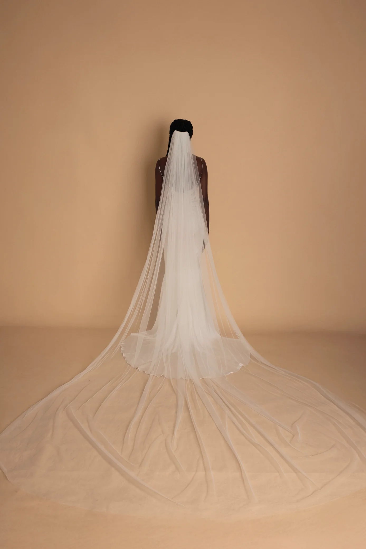 Berta Paris 25131 Single Tier Royal Length Ivory Veil 