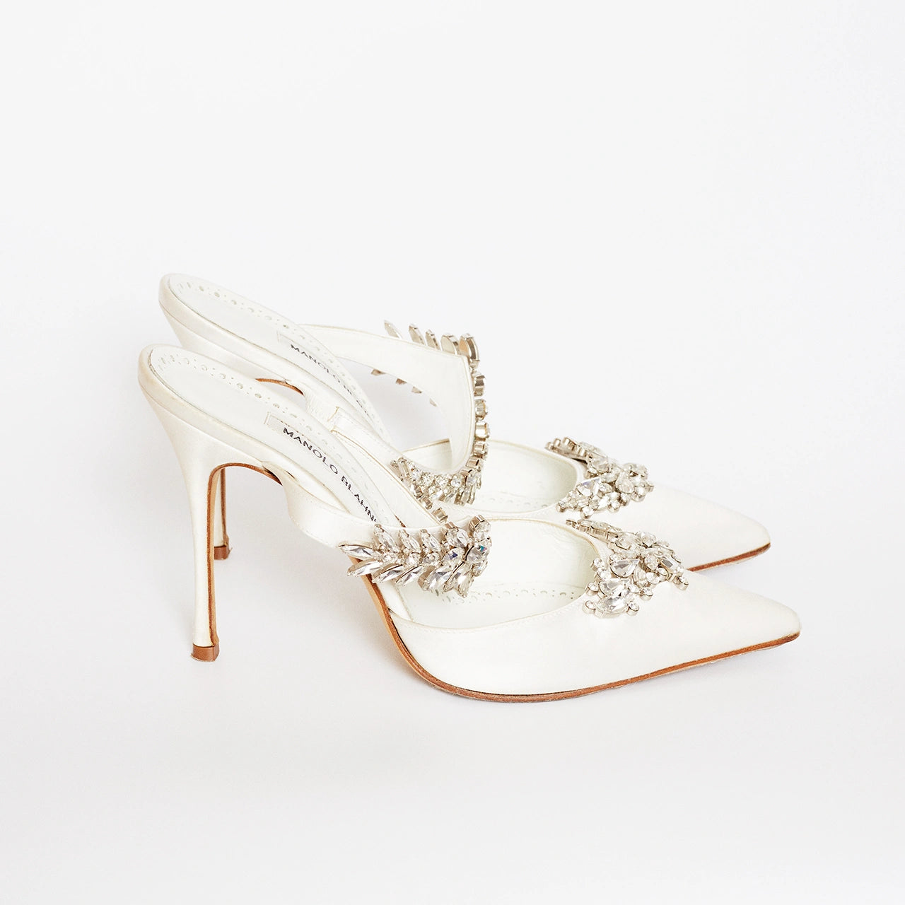 Manolo Blahnik Lurum mules shoes white crystal embellishment Wedding Bridal  Hen Engagement