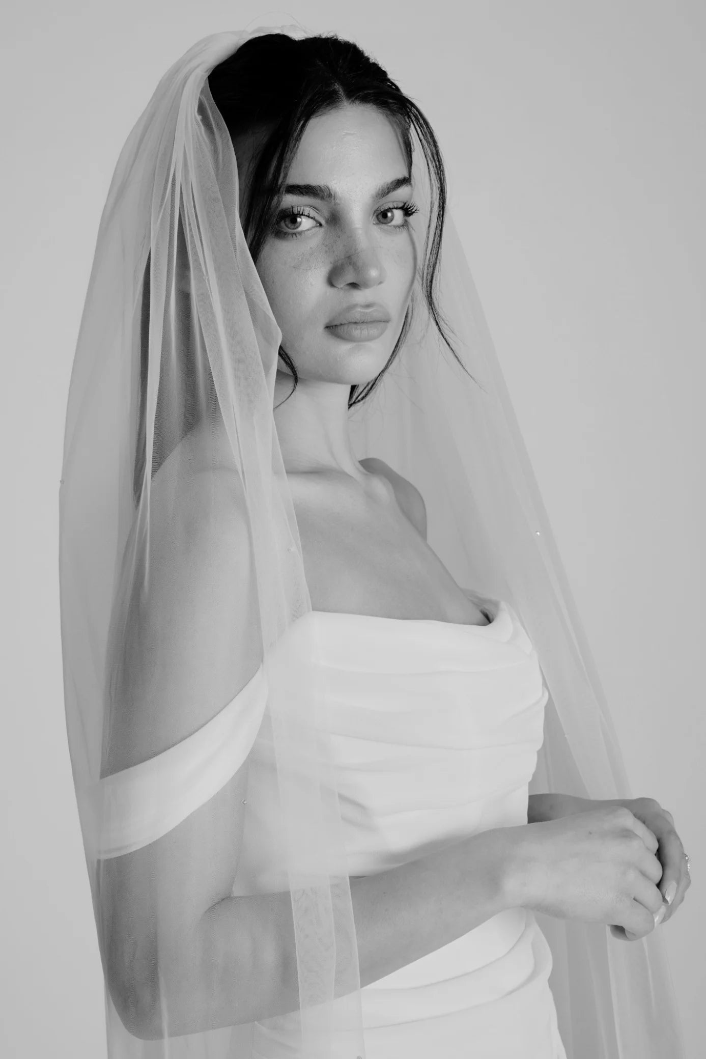 Off-White Swarovski Crystal - Single Tier Veil