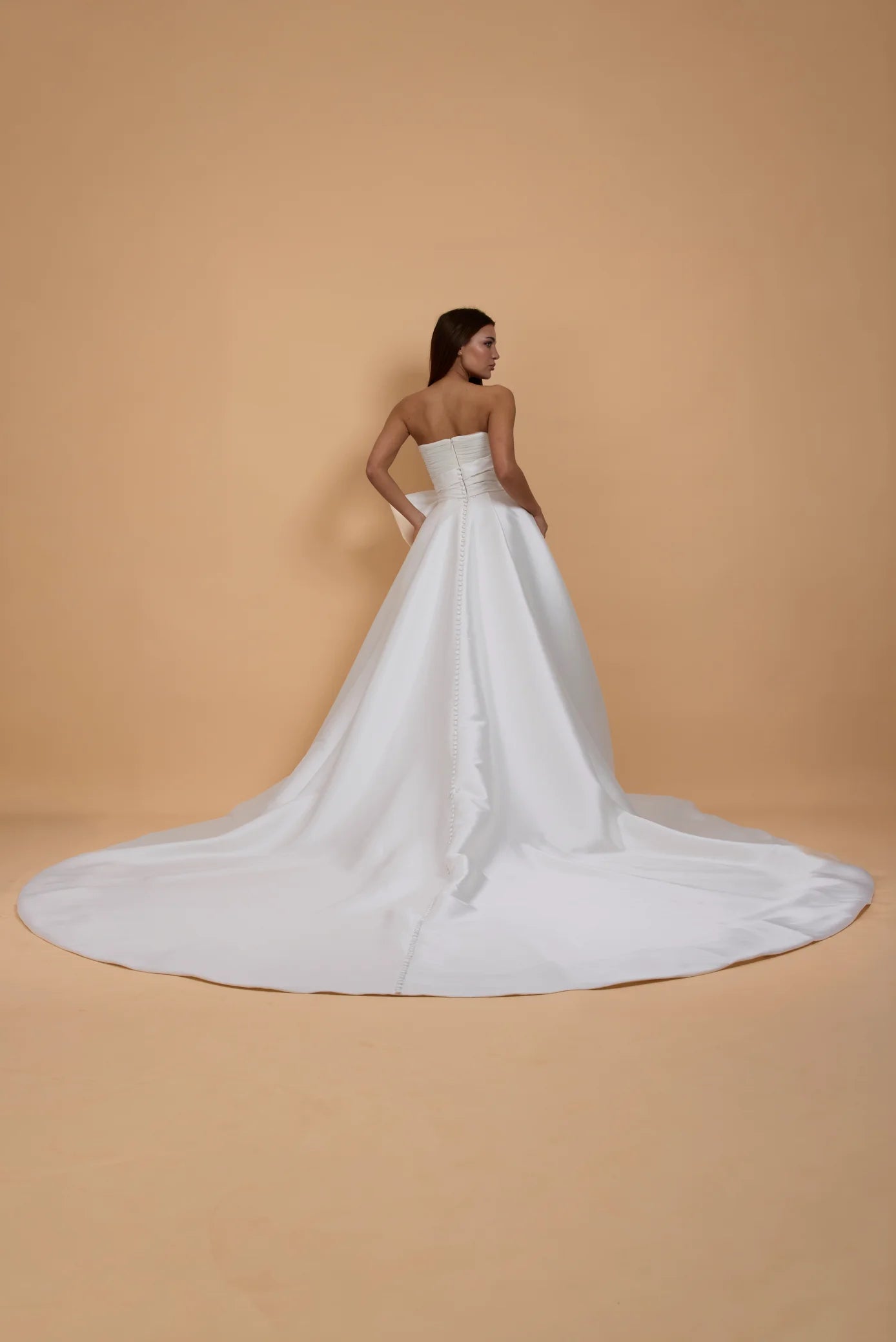 Viktor & Rolf Mariage A-line  ivory  mikado with tulle corset, with big bow wedding gown, pre-loved wedding gown, sample wedding gown, second hand wedding gown