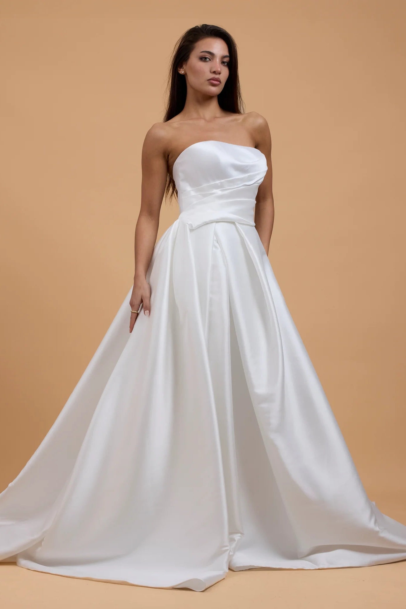 mariana hardwick vivianna ivory mikao a-line wedding gown, pre-loved wedding gown, second-hand wedding gown, sample sale wedding gown