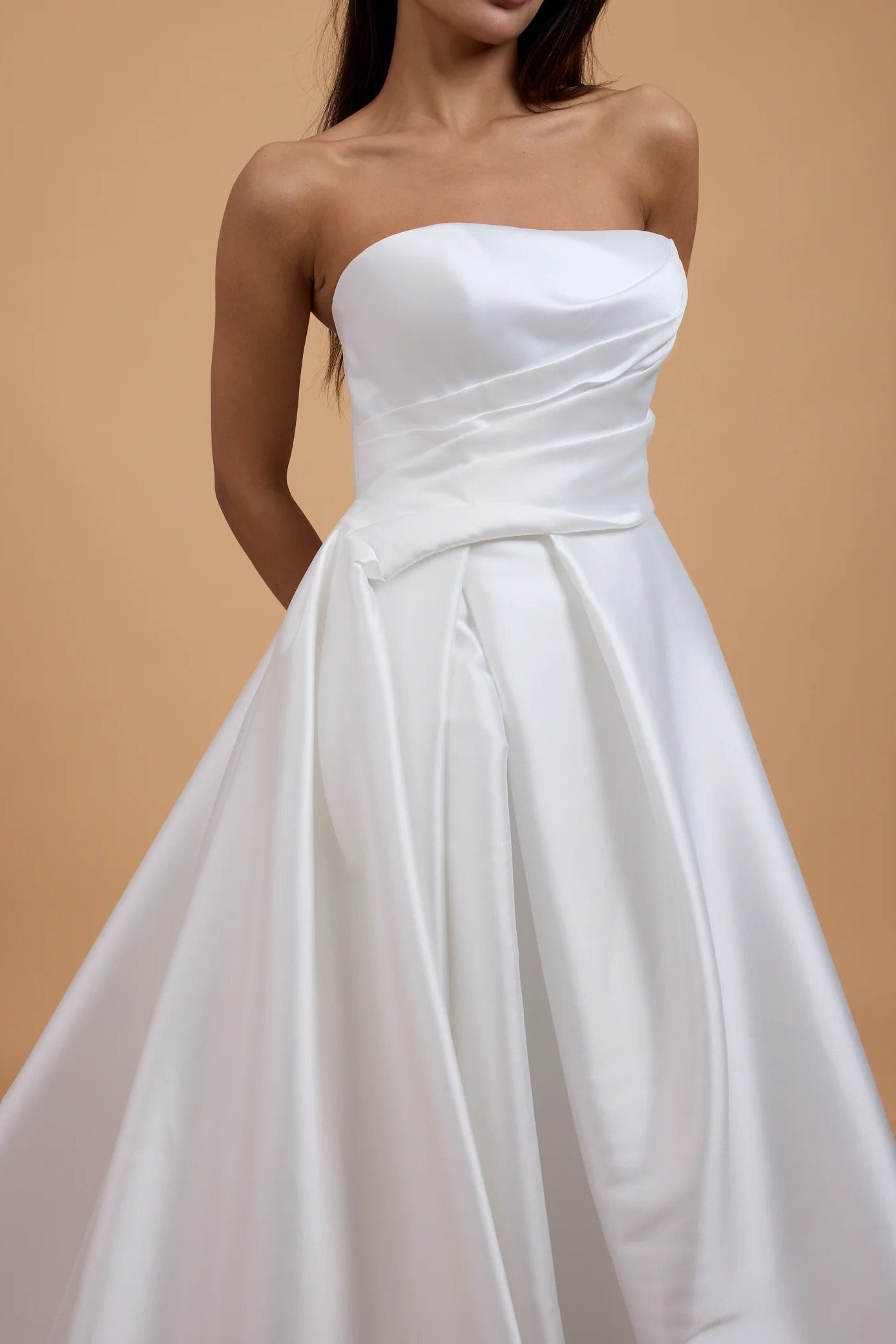 mariana hardwick vivianna ivory mikao a-line wedding gown, pre-loved wedding gown, second-hand wedding gown, sample sale wedding gown